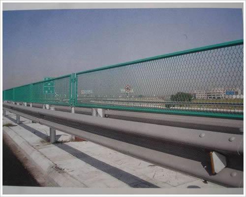 公路護(hù)欄廠家